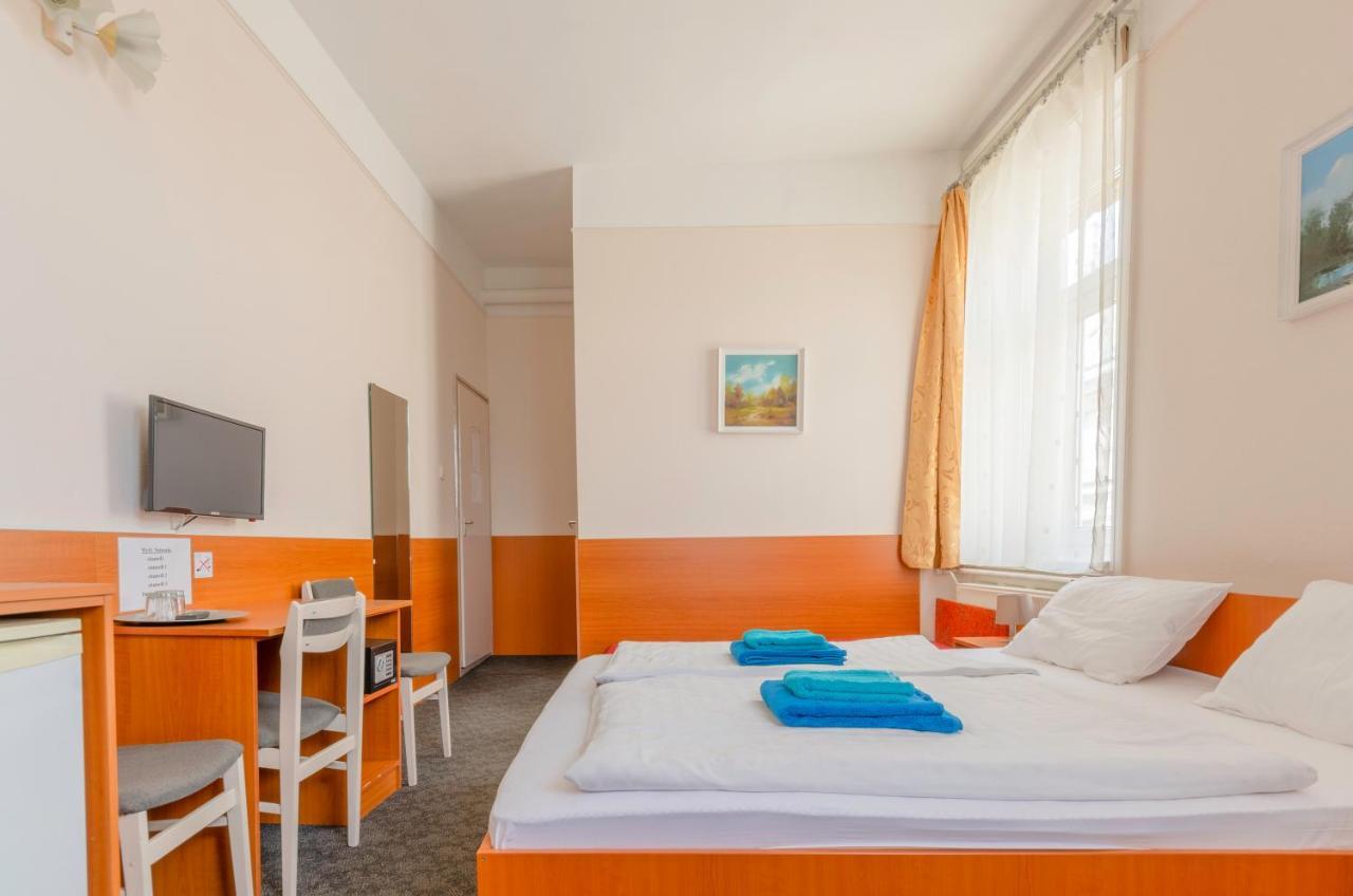 Eitans Guesthouse Будапеща Екстериор снимка
