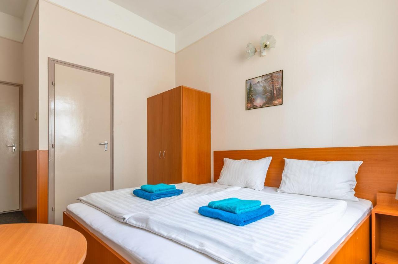 Eitans Guesthouse Будапеща Екстериор снимка