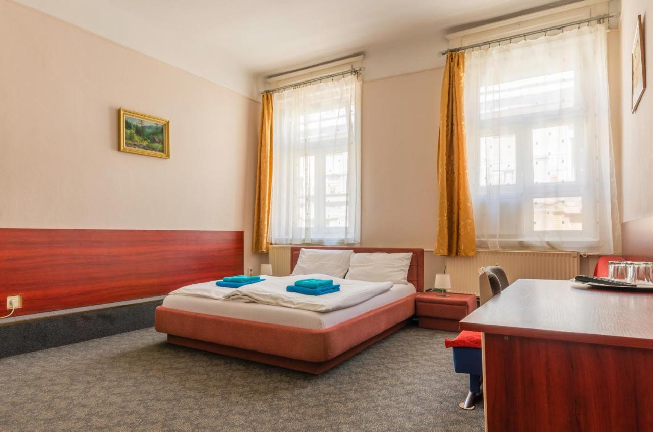 Eitans Guesthouse Будапеща Екстериор снимка