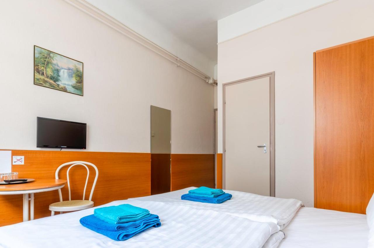Eitans Guesthouse Будапеща Екстериор снимка
