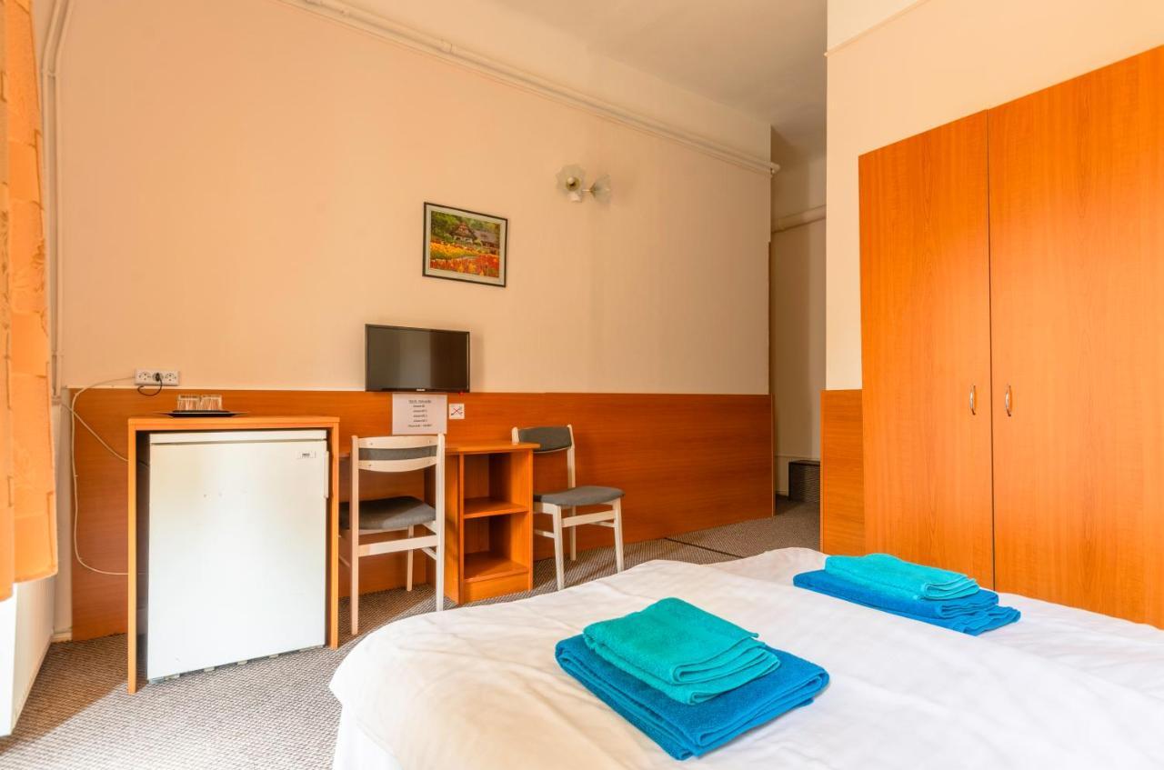 Eitans Guesthouse Будапеща Екстериор снимка