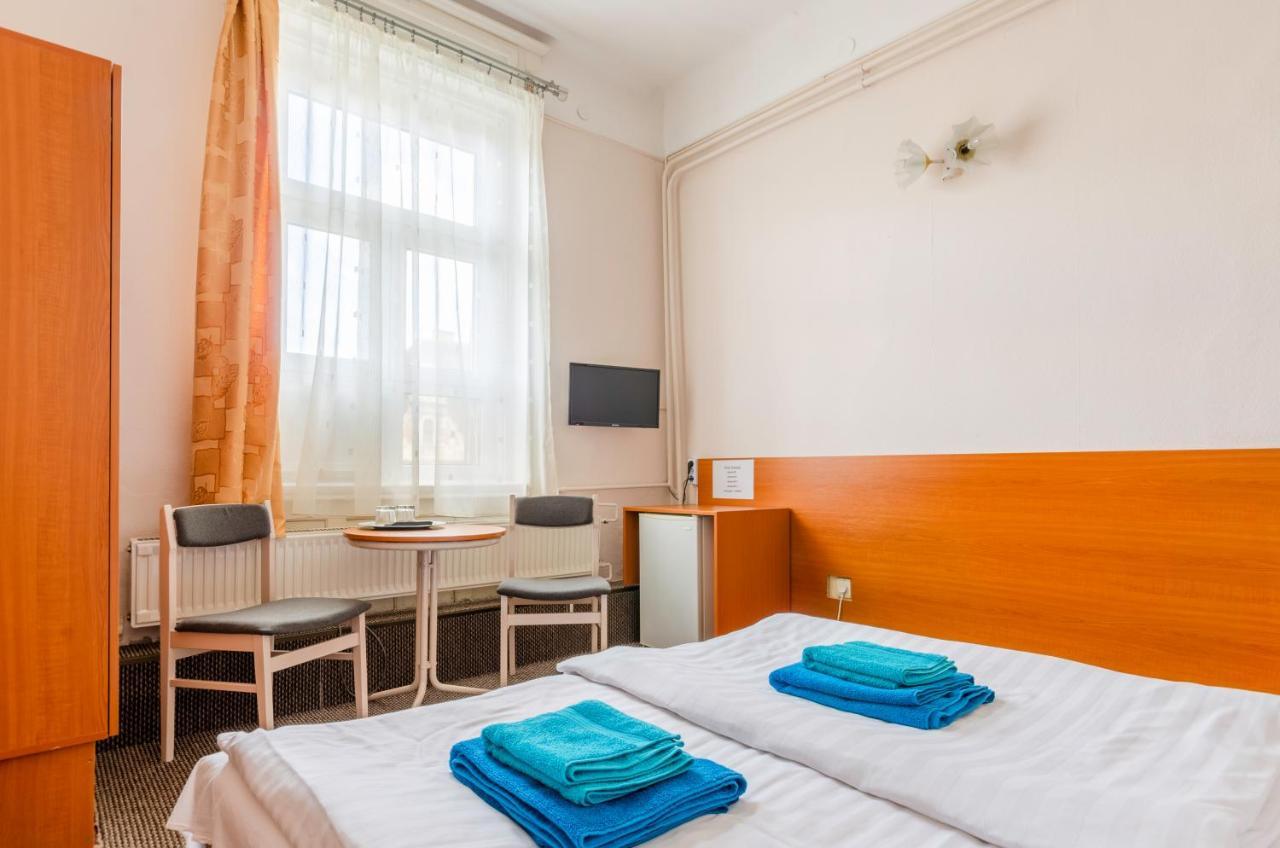 Eitans Guesthouse Будапеща Екстериор снимка