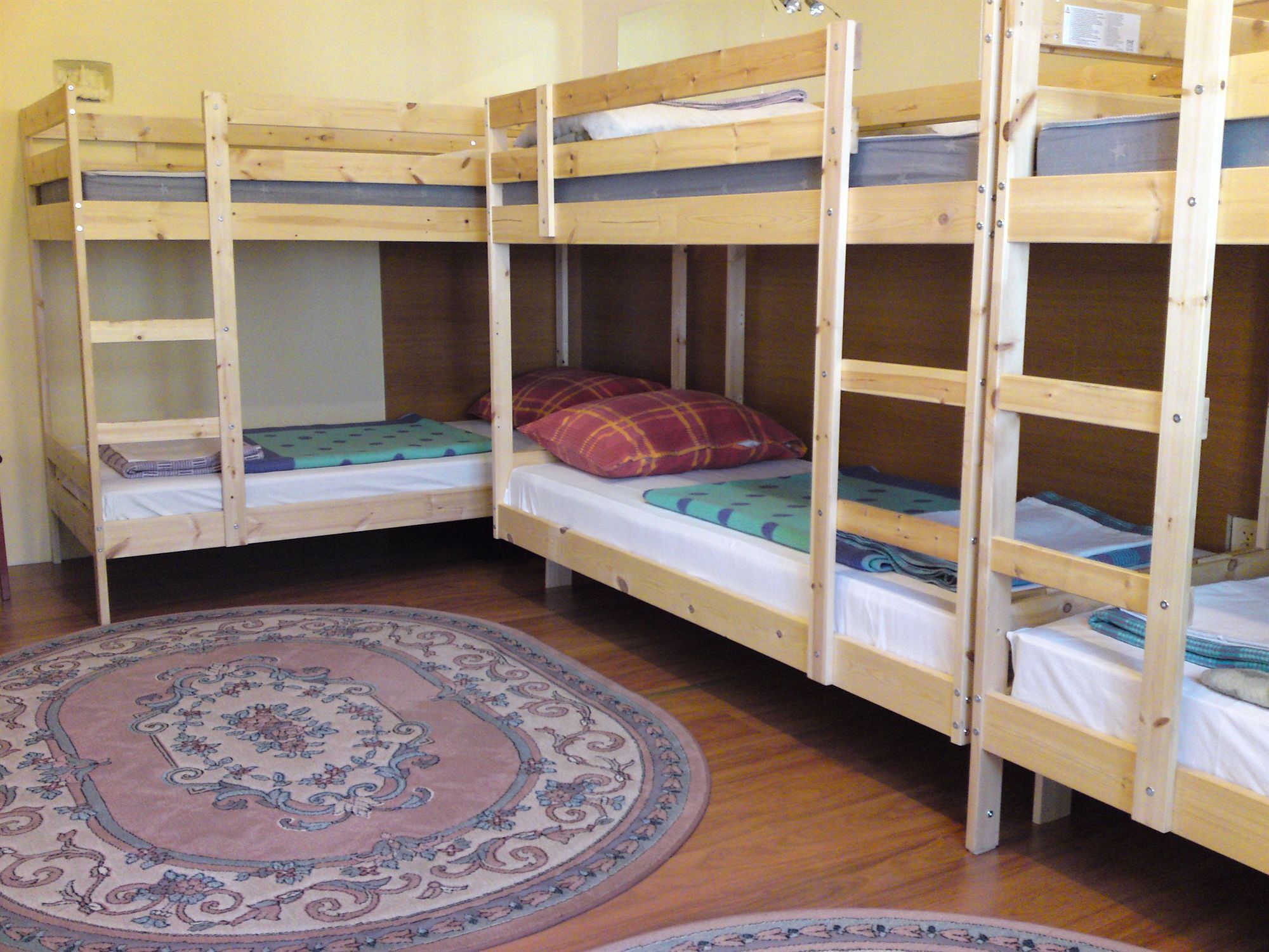 Eitans Guesthouse Будапеща Екстериор снимка